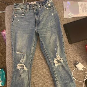 ABERCROMBIE AND FITCH HIGH RISE STRAIGHT JEANS